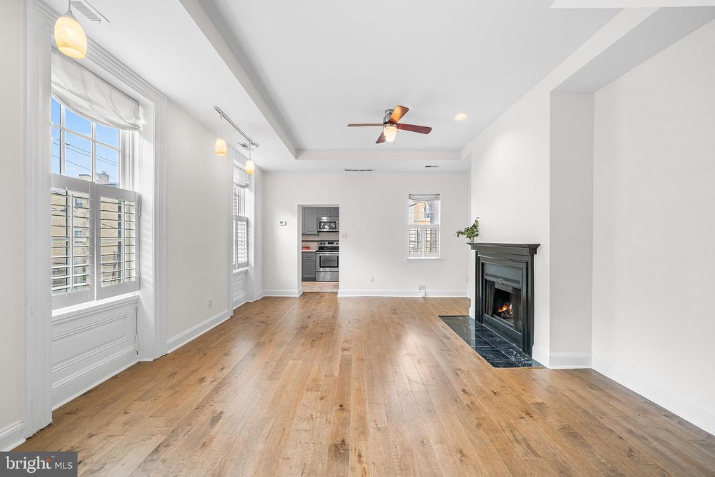 2231 GREEN STREET 5