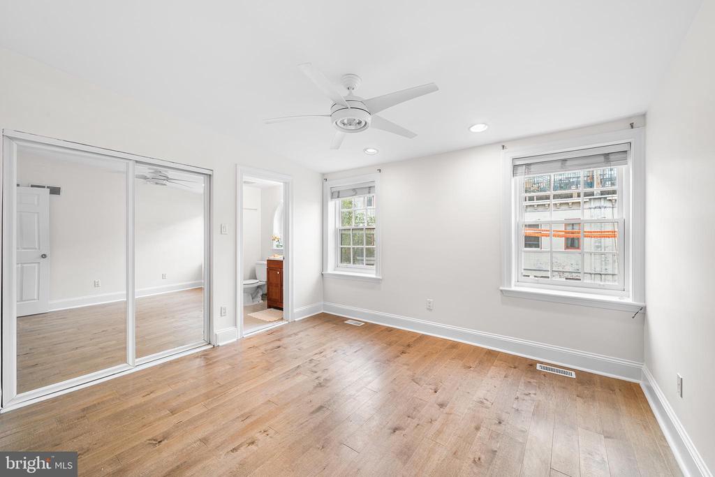 2231 GREEN STREET 5