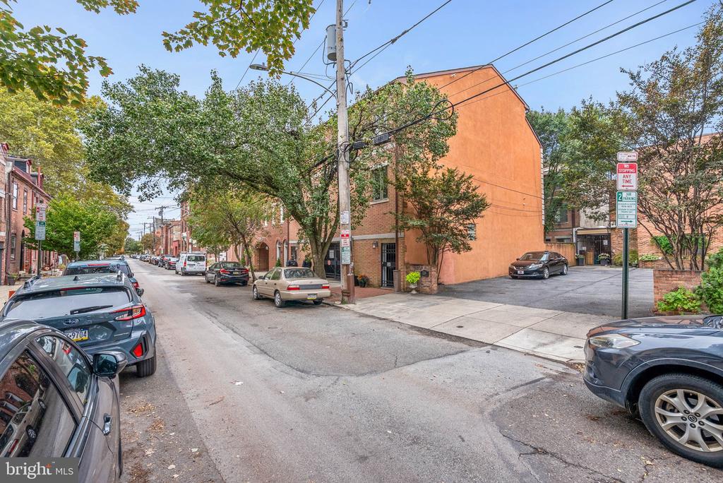 238 QUEEN STREET 1