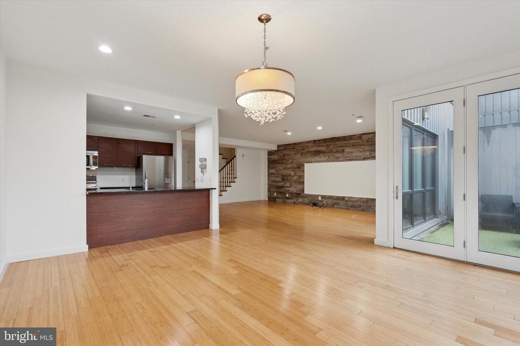 934 N 3RD STREET 50 310
