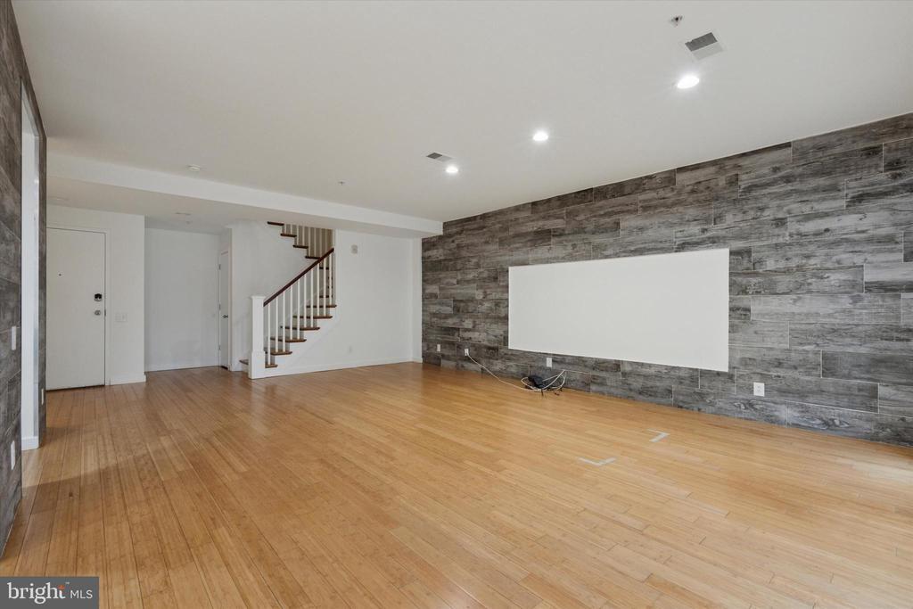 934 N 3RD STREET 50 310