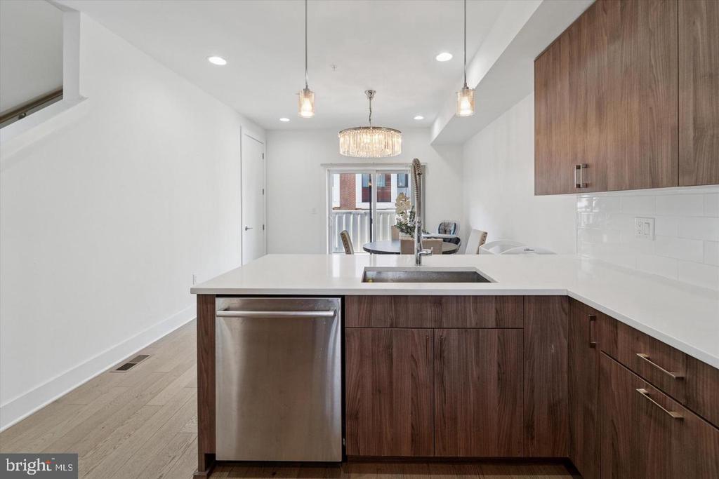 322 FAIRMOUNT AVENUE