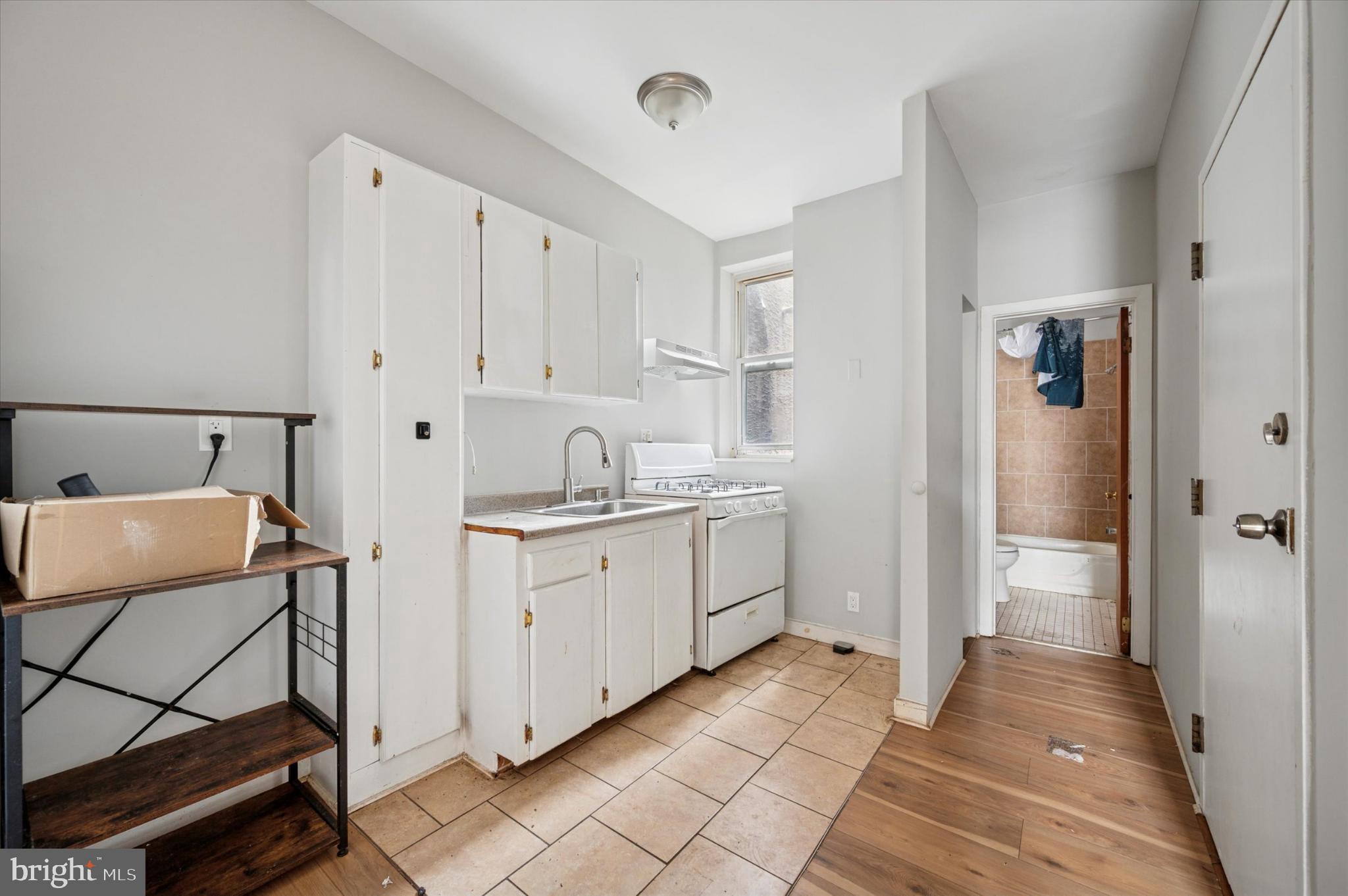 37 S 60TH STREET
