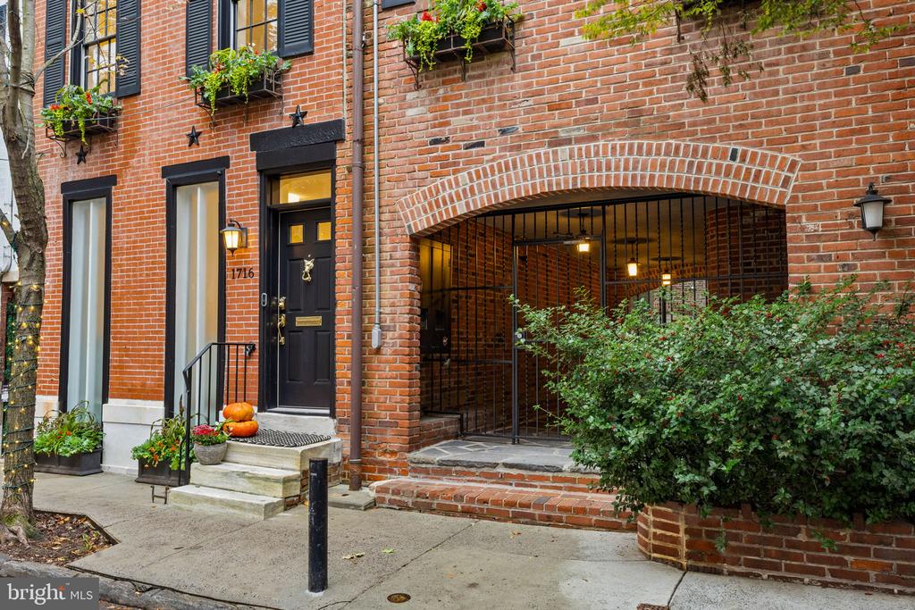 1716-18 ADDISON STREET