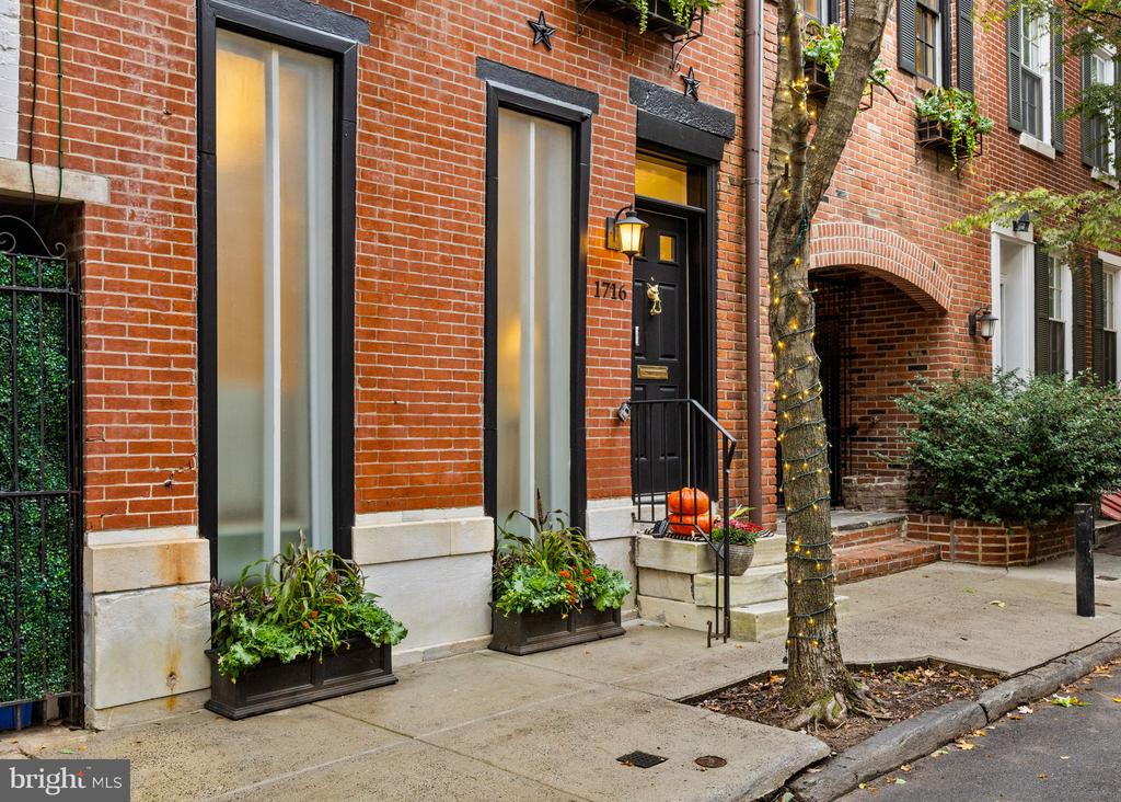 1716-18 ADDISON STREET