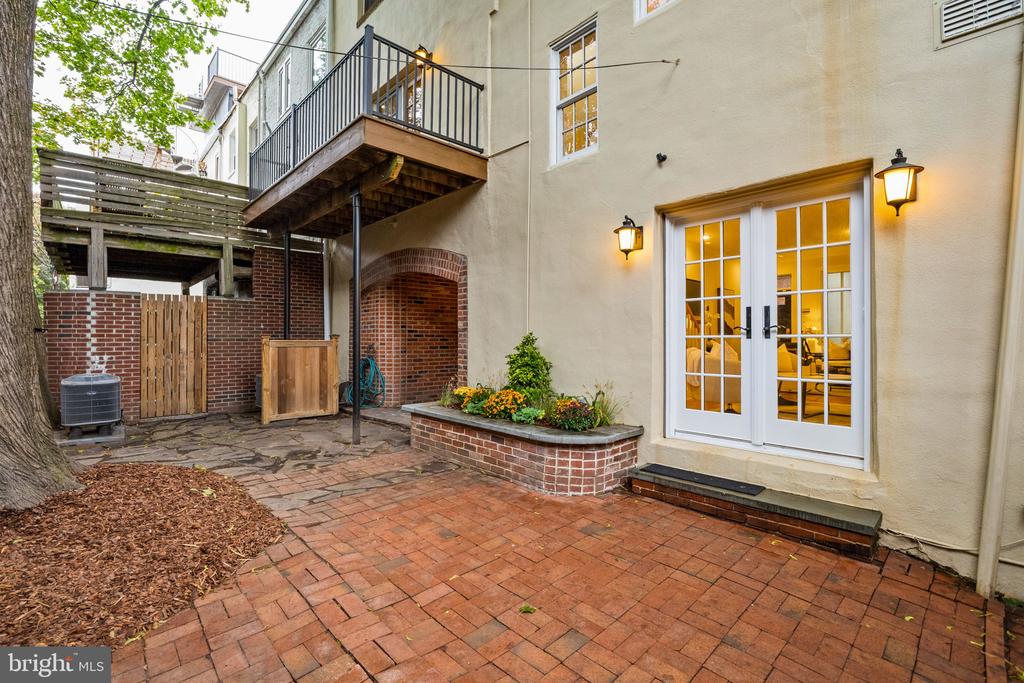 1716-18 ADDISON STREET