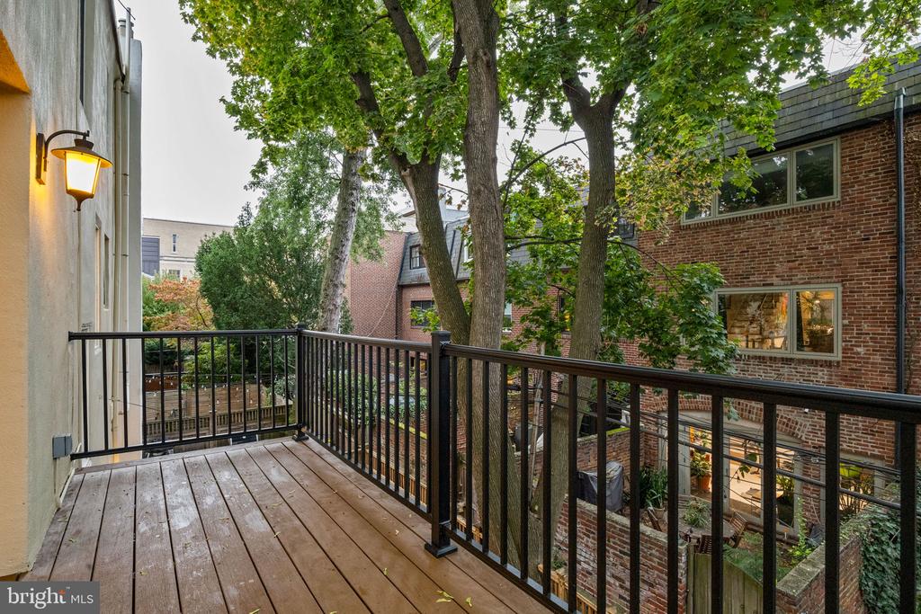 1716-18 ADDISON STREET