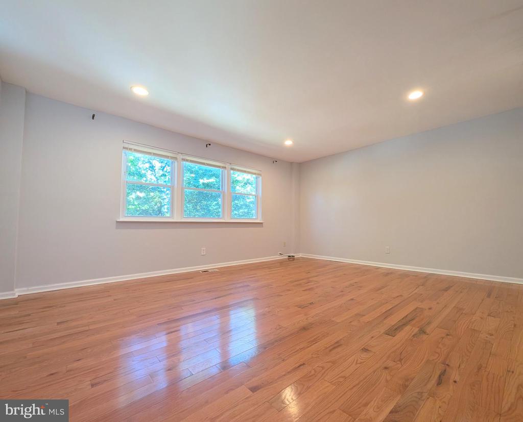 3525 NOTTINGHAM LANE