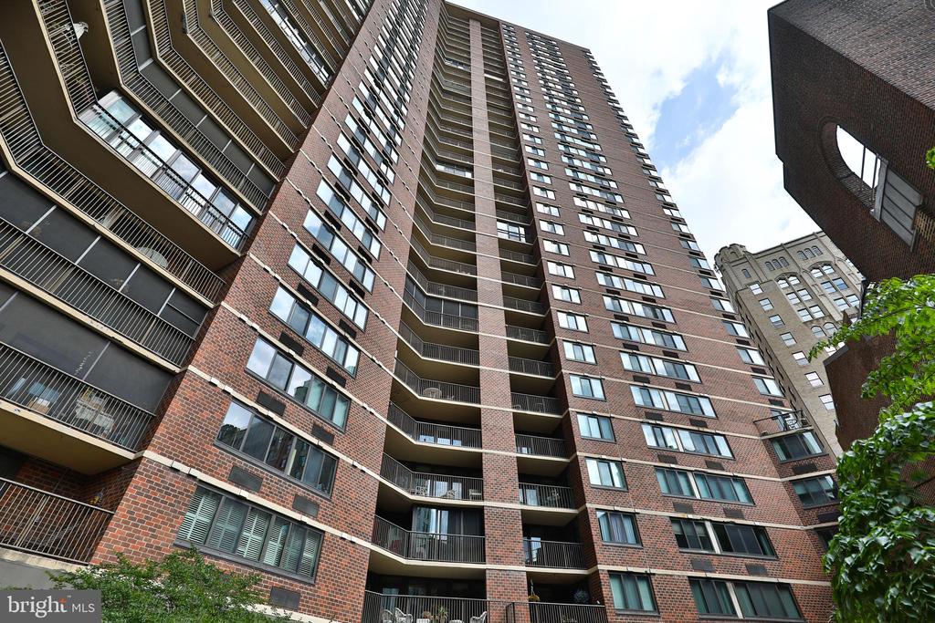 1420 LOCUST STREET 11C