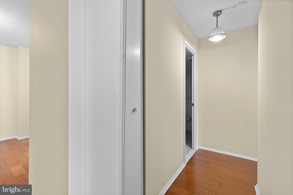 1420 LOCUST STREET 11C