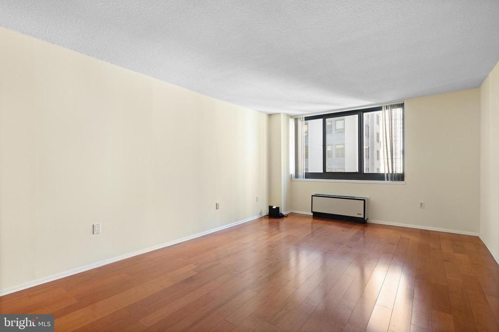 1420 LOCUST STREET 11C