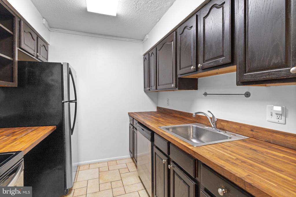 1420 LOCUST STREET 11C