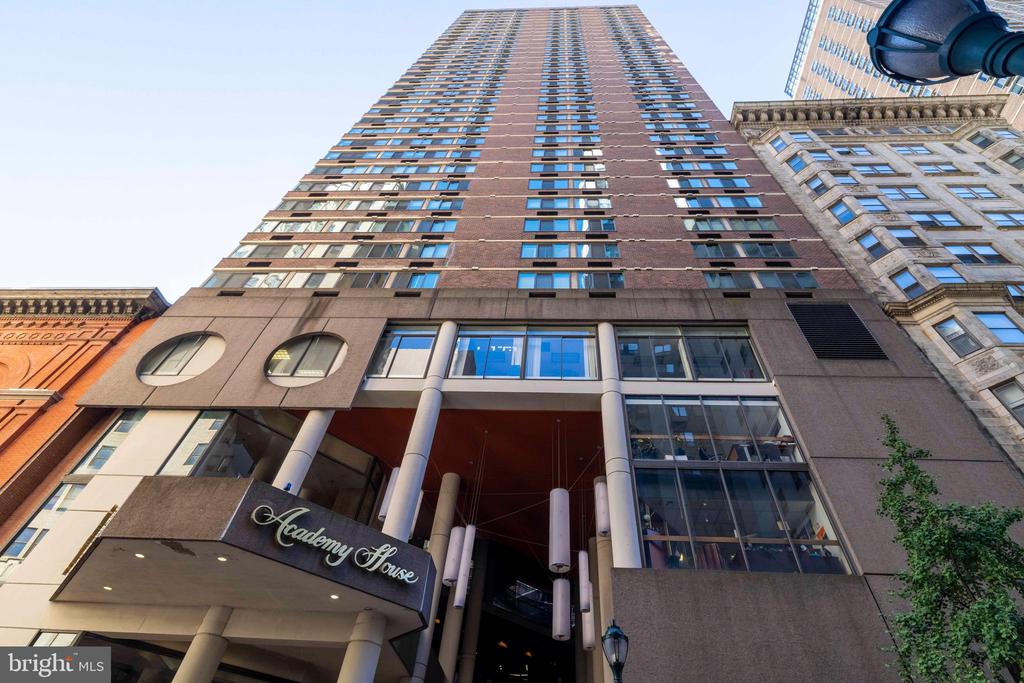 1420 LOCUST STREET 11C