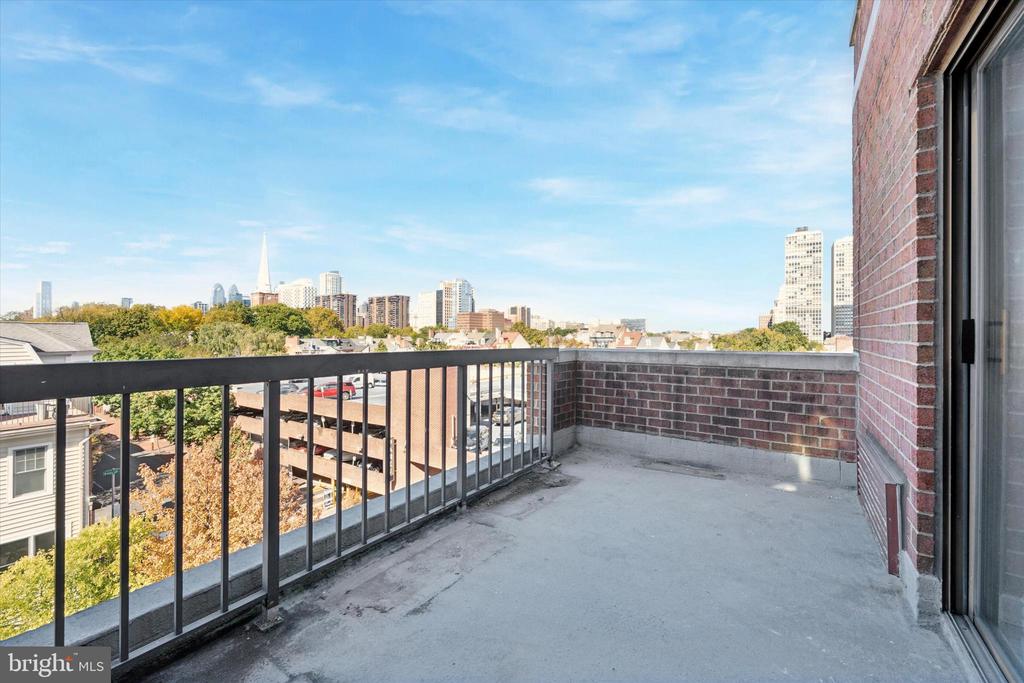 200 LOMBARD STREET 10 607
