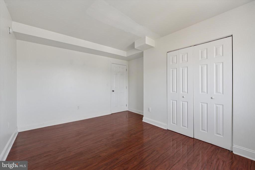 200 LOMBARD STREET 10 607