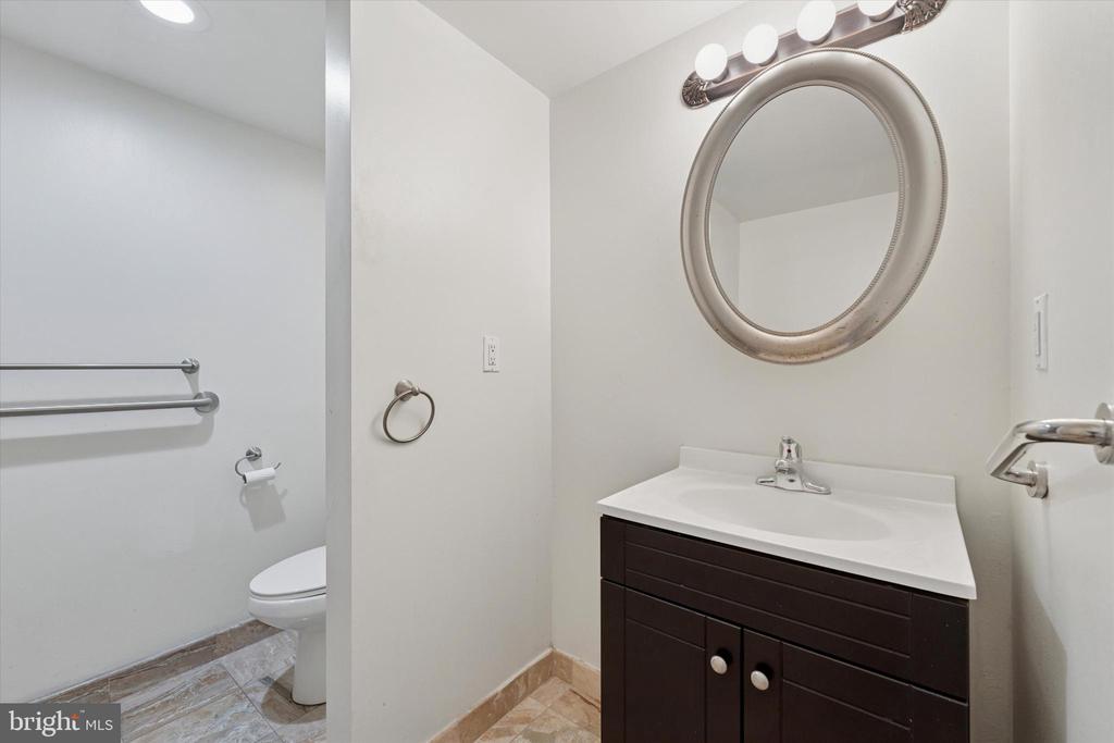 200 LOMBARD STREET 10 607
