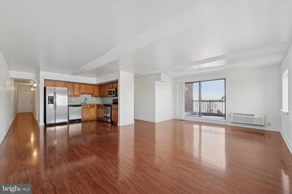 200 LOMBARD STREET 10 607