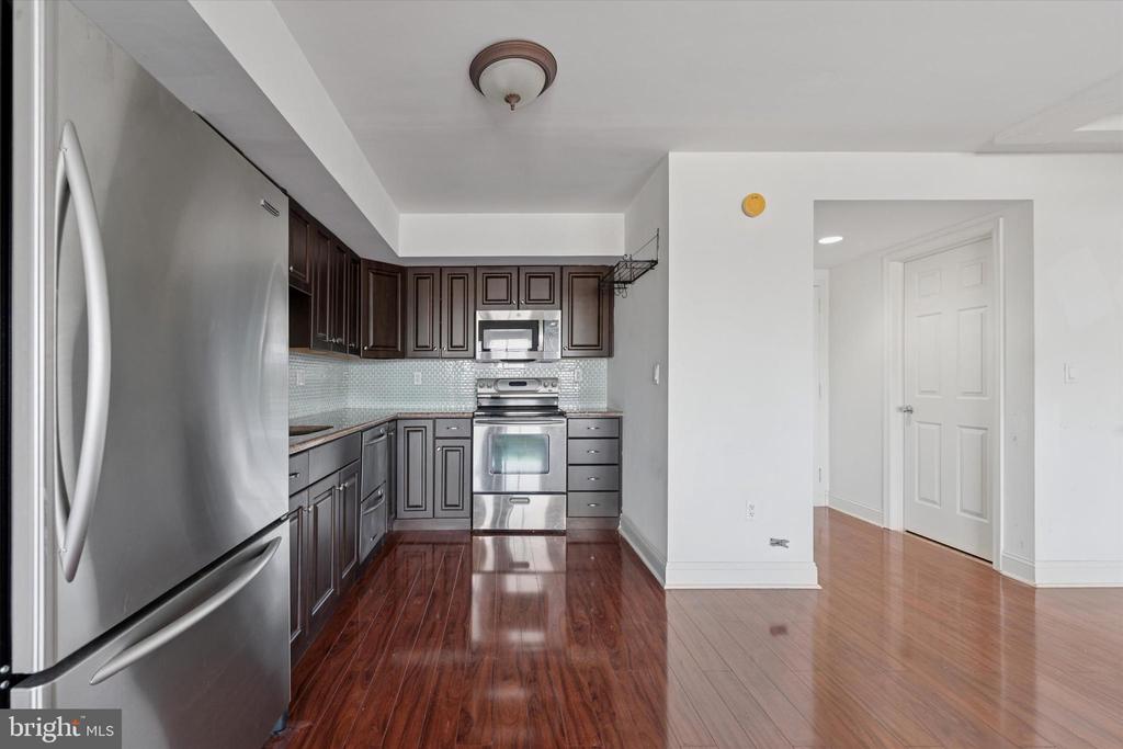 200 LOMBARD STREET 10 804