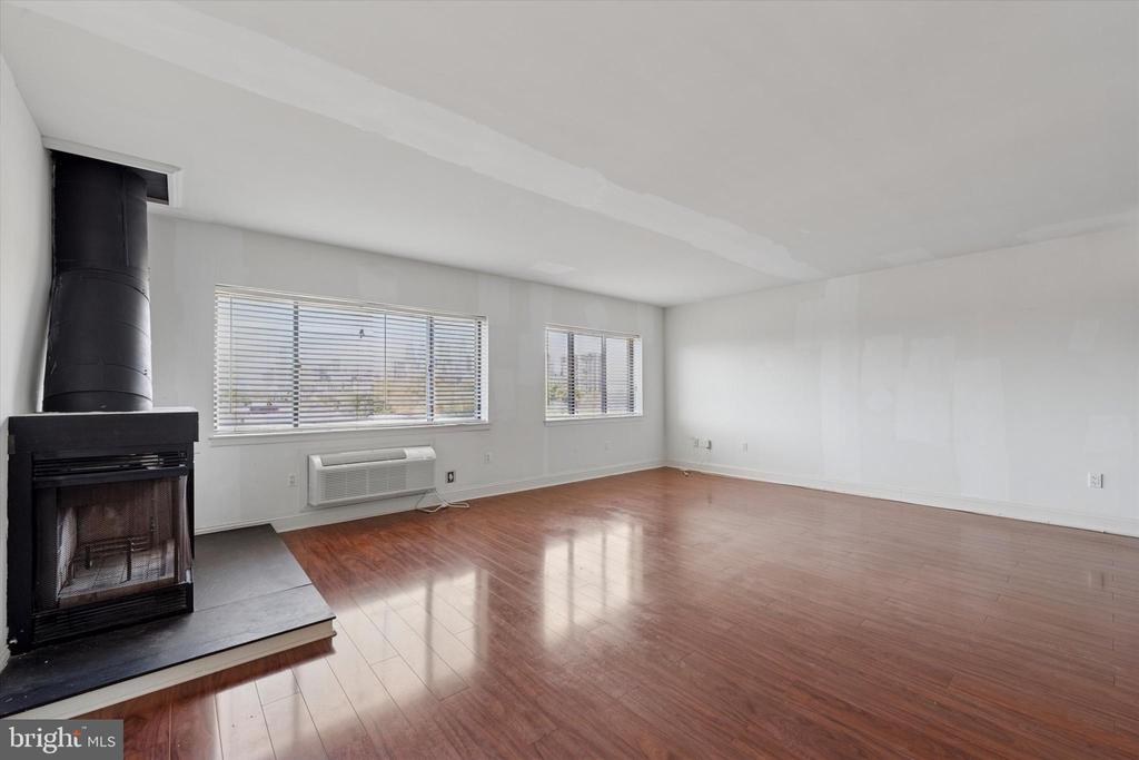 200 LOMBARD STREET 10 804