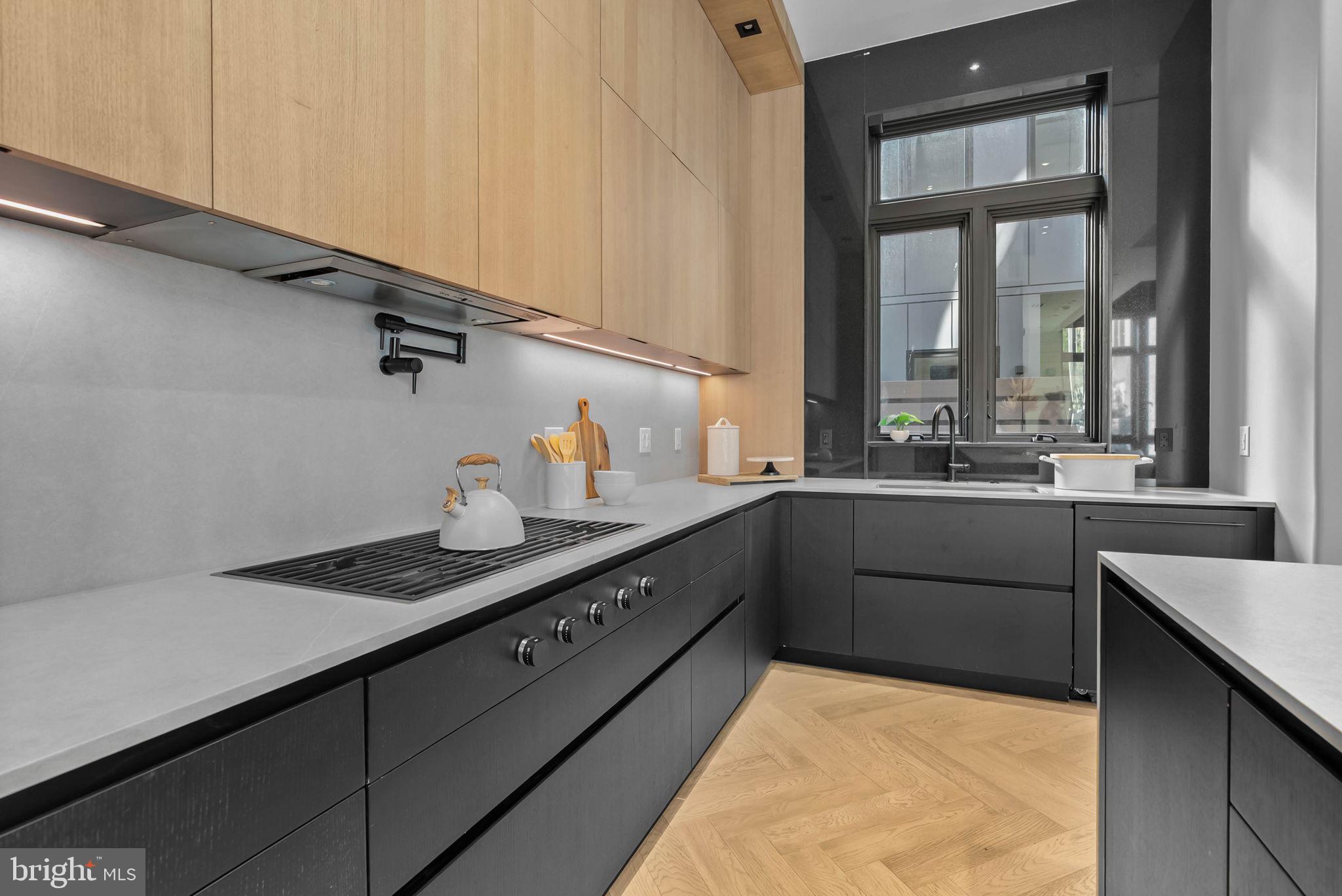 110 S BONSALL STREET