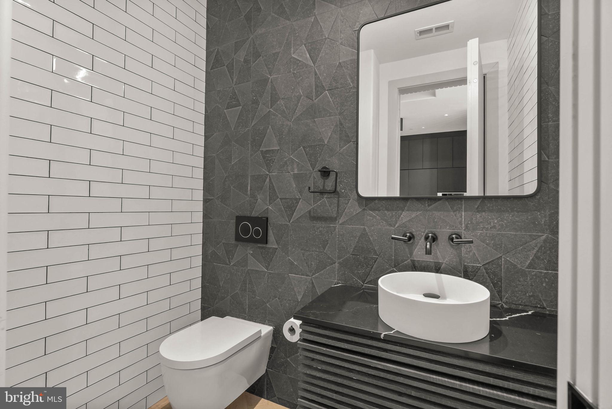 110 S BONSALL STREET