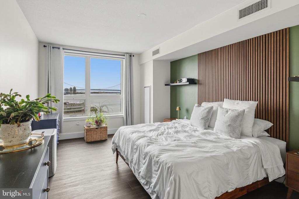717 S COLUMBUS BOULEVARD 707