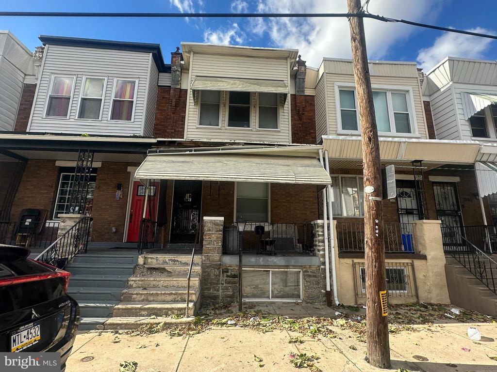 1942 N HOLLYWOOD STREET