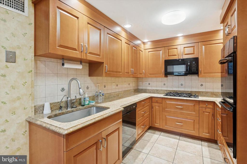1423 S 8TH STREET