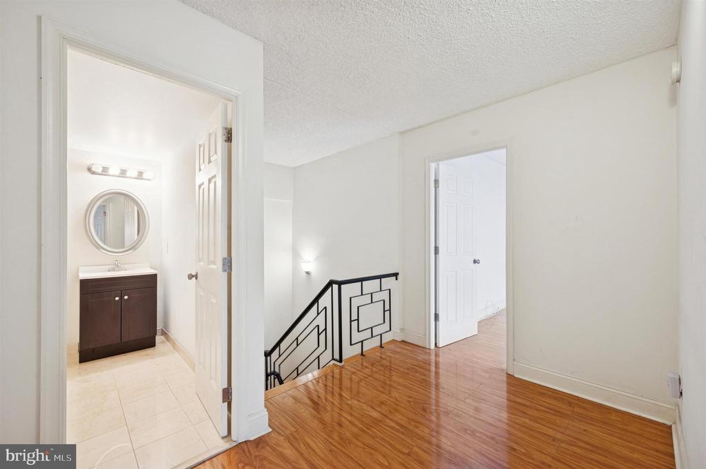200 LOMBARD STREET 10 GU11