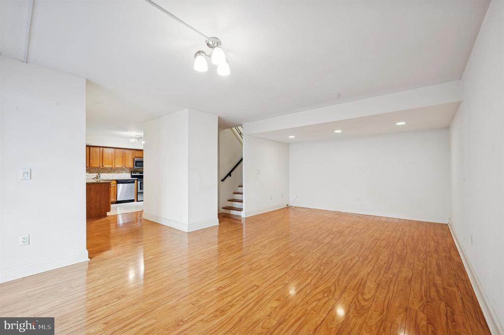 200 LOMBARD STREET 10 GU11