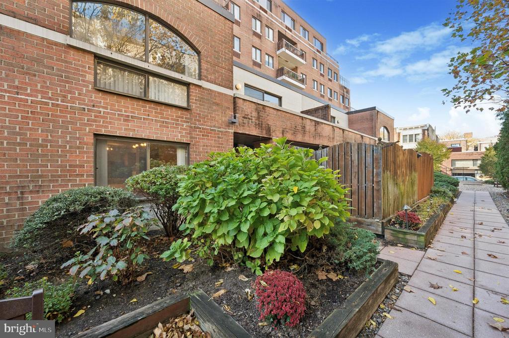 200 LOMBARD STREET 10 GU11