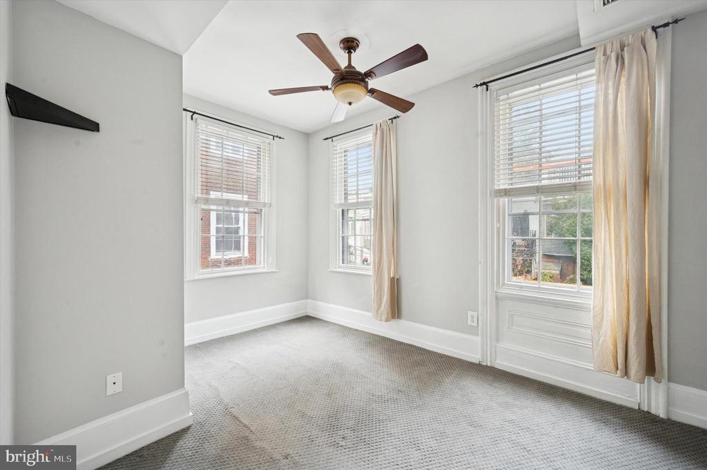 2019 SPRING GARDEN STREET 2R