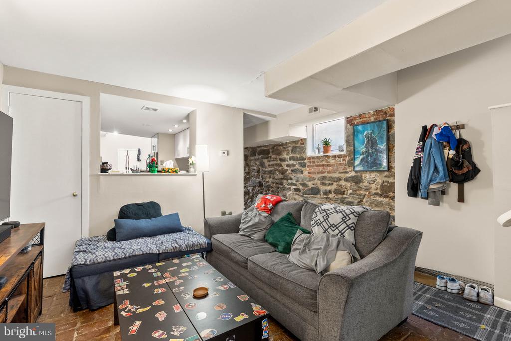 787 S 3RD STREET 1R