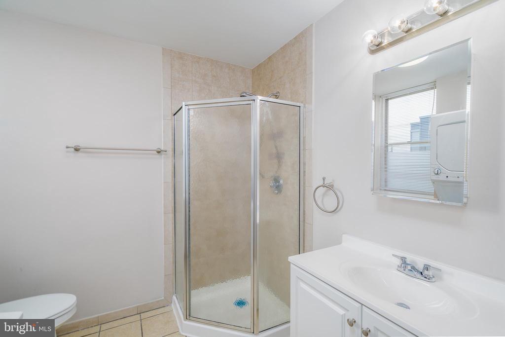 1537 S 6TH STREET 3R