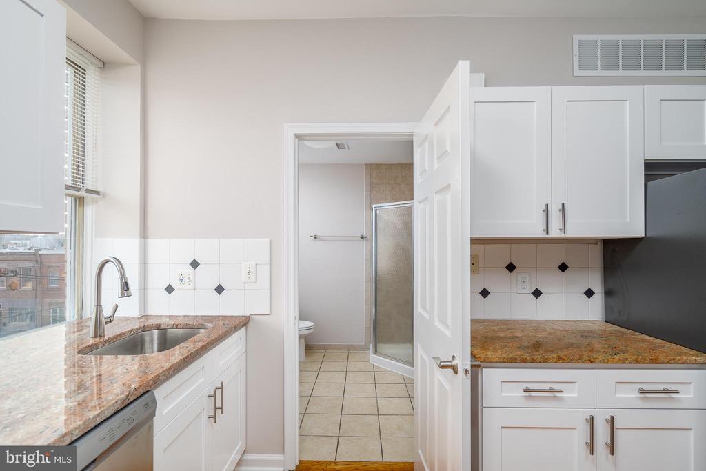 1537 S 6TH STREET 3R