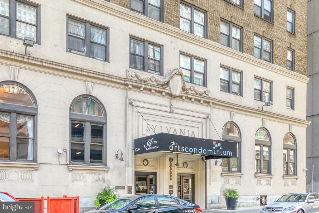 1324 LOCUST STREET 703