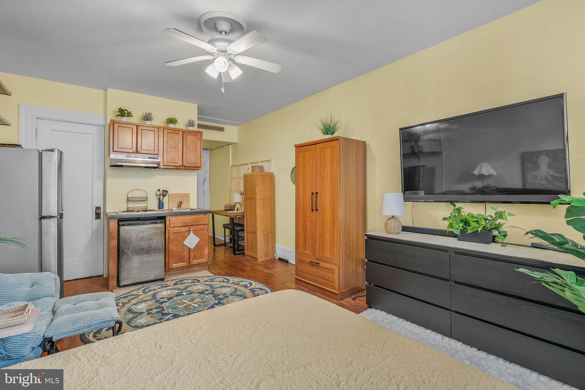 1324 LOCUST STREET 703