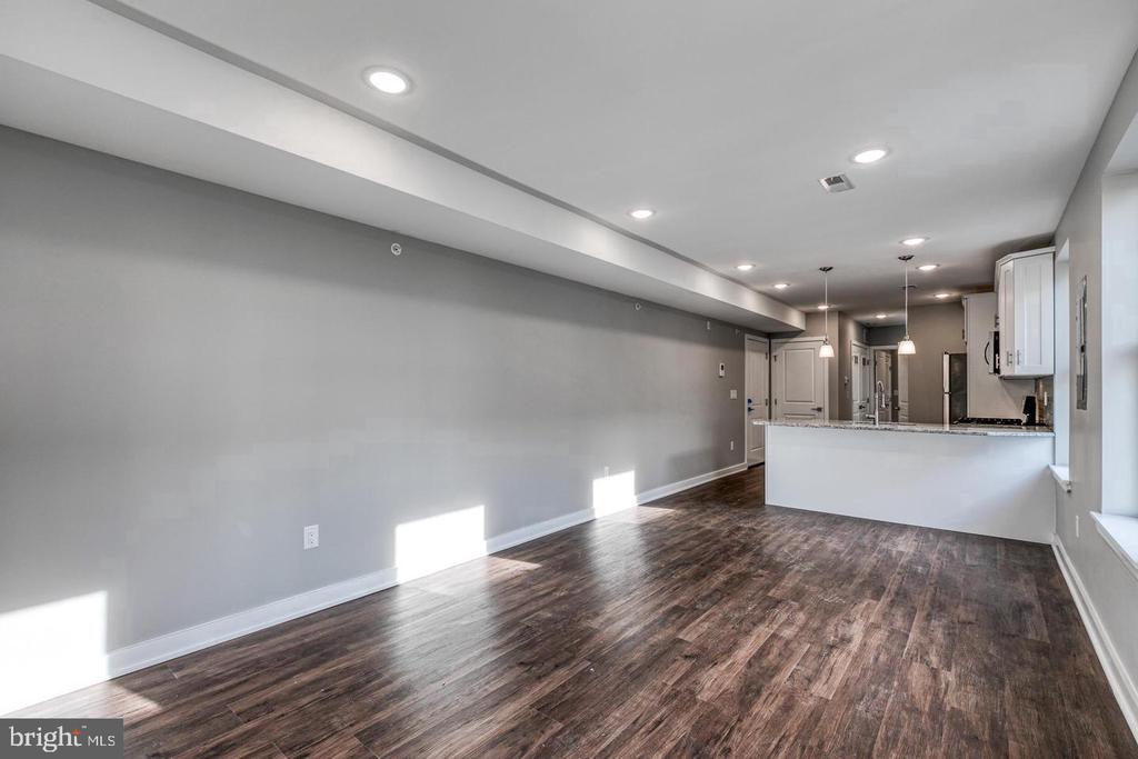 1316 S BROAD STREET 6