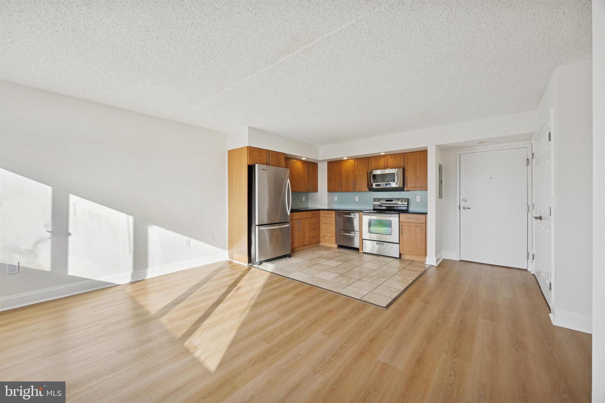 200 LOMBARD STREET 10 820