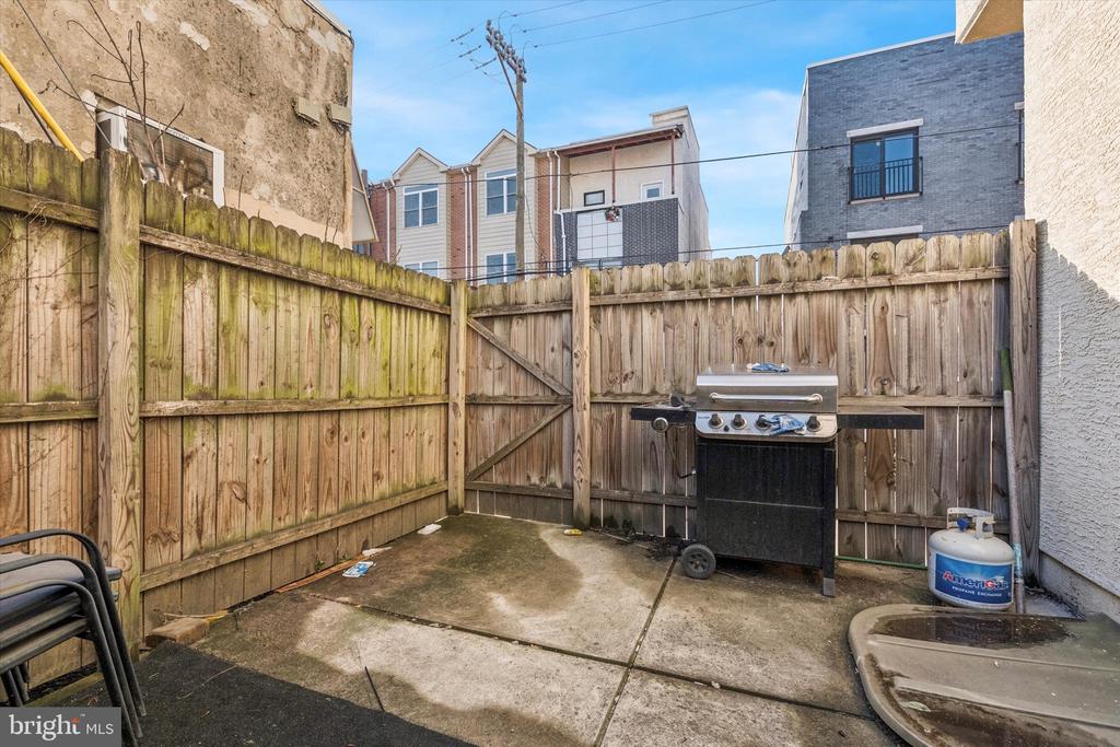 1946 TITAN STREET