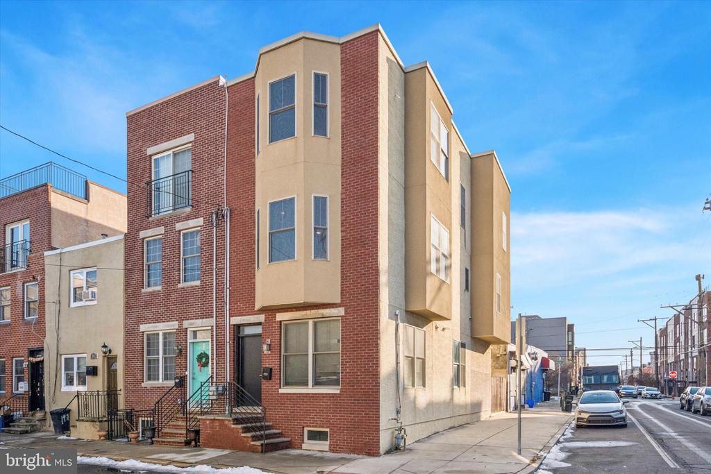 1946 TITAN STREET