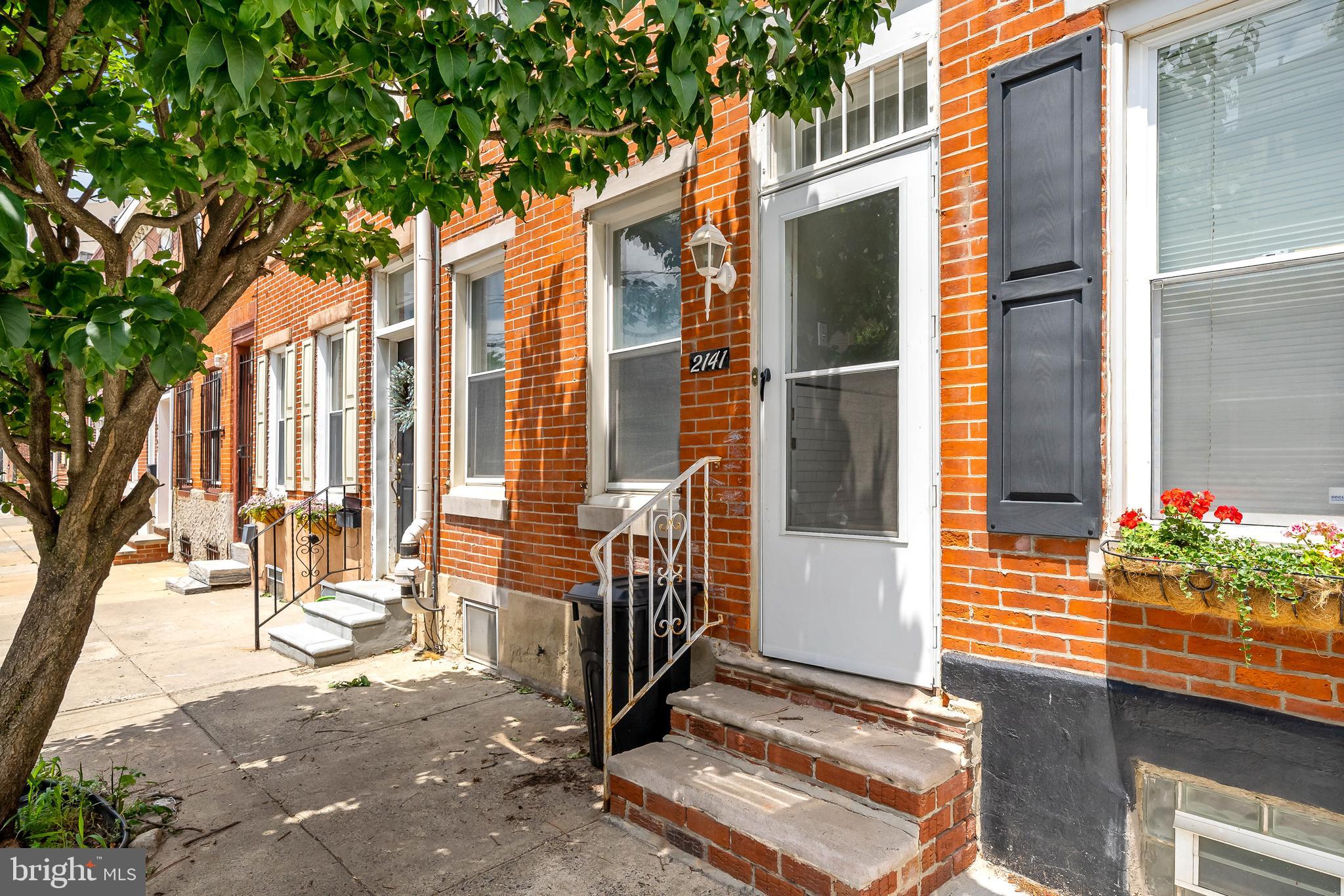 2141 MONTROSE STREET