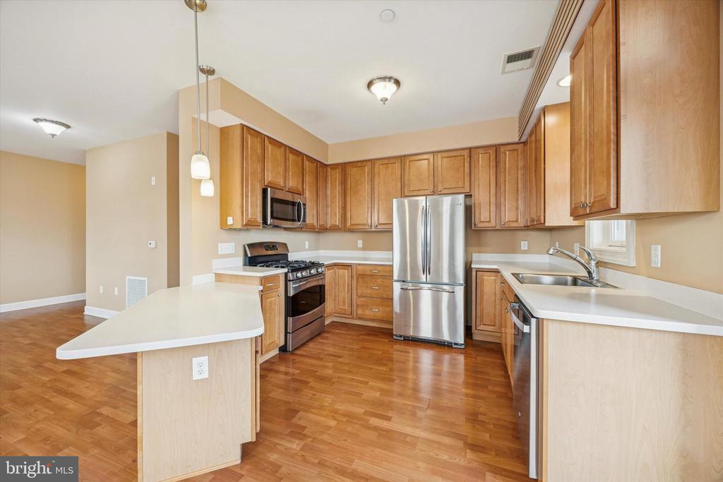 300 TYLER COURT 431
