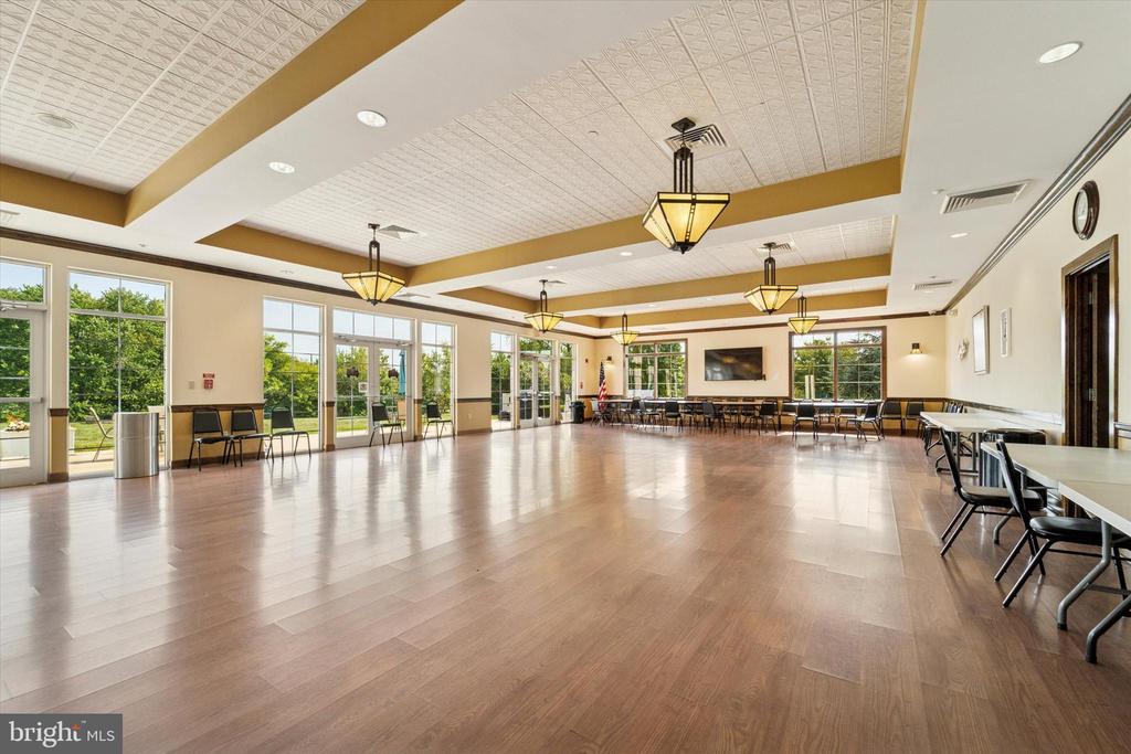 300 TYLER COURT 431