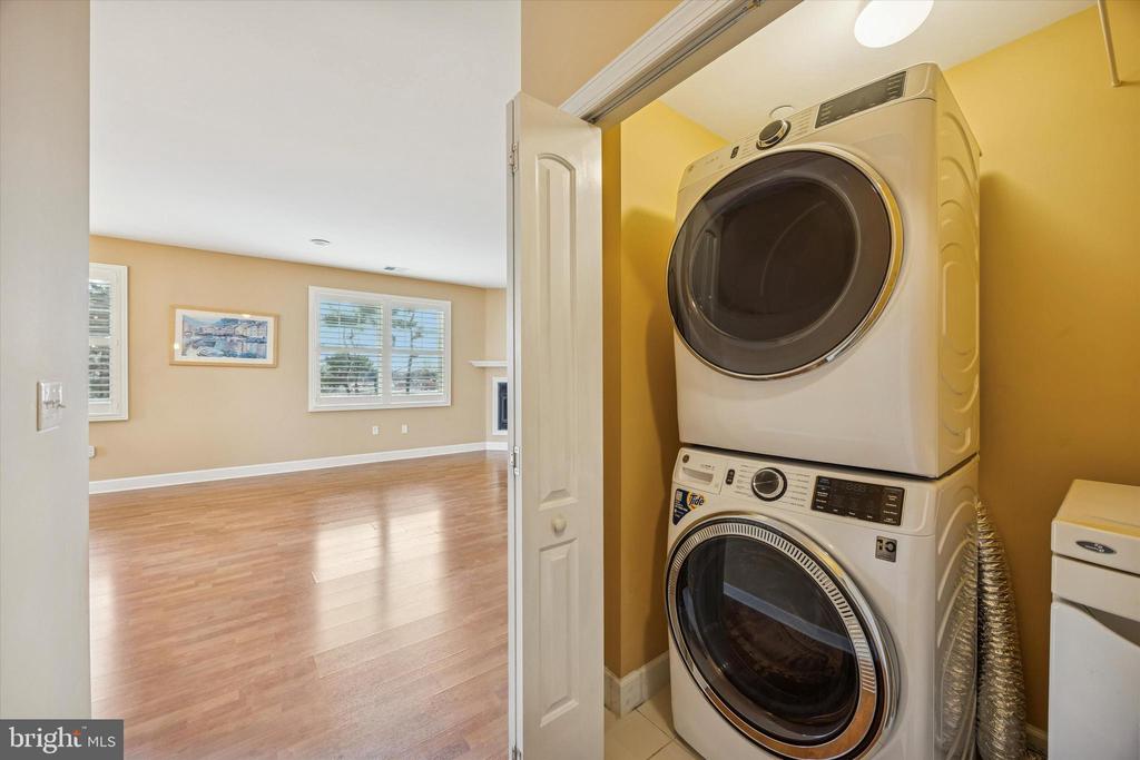 300 TYLER COURT 431