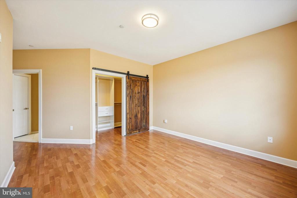 300 TYLER COURT 431