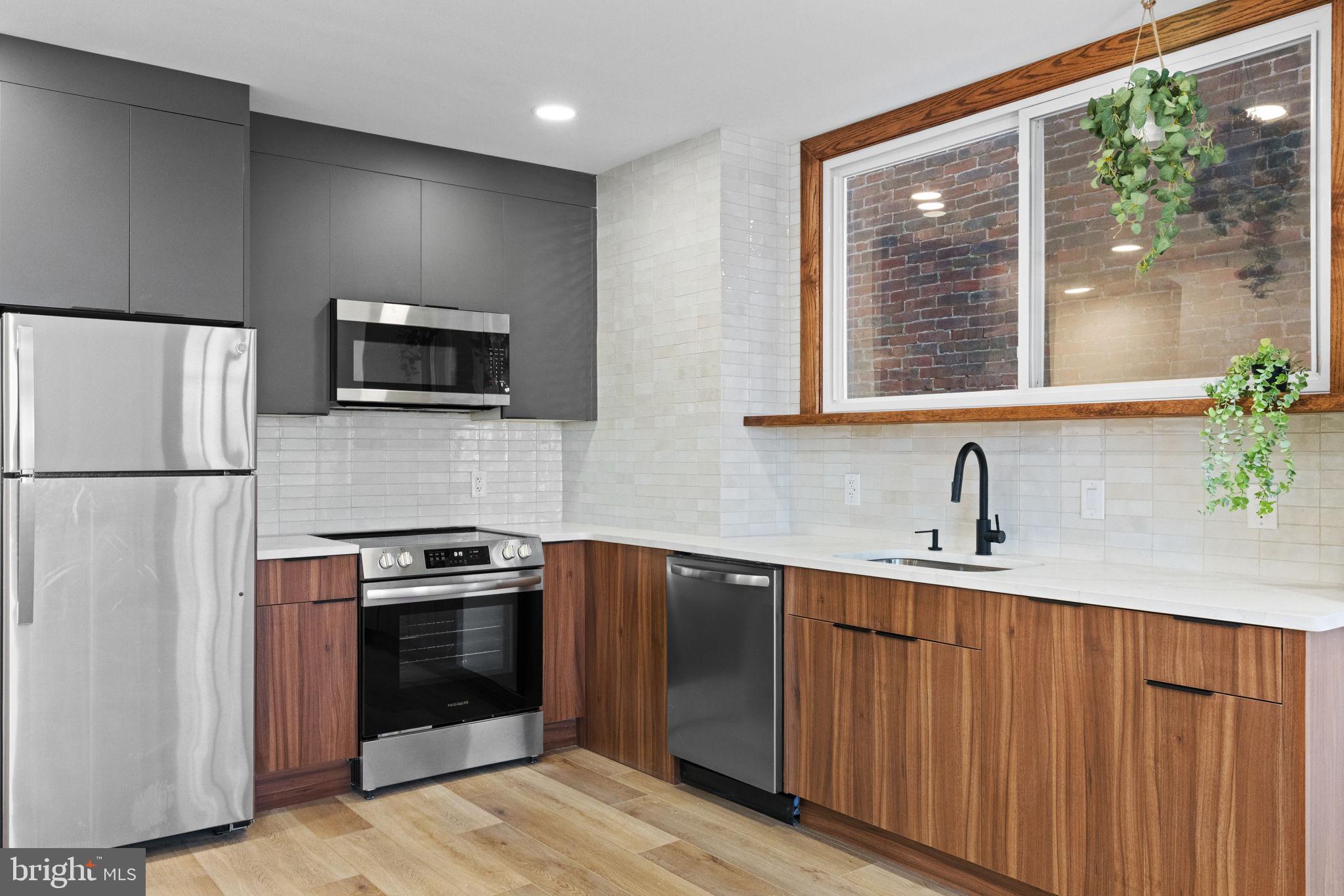 1502 S 52ND STREET