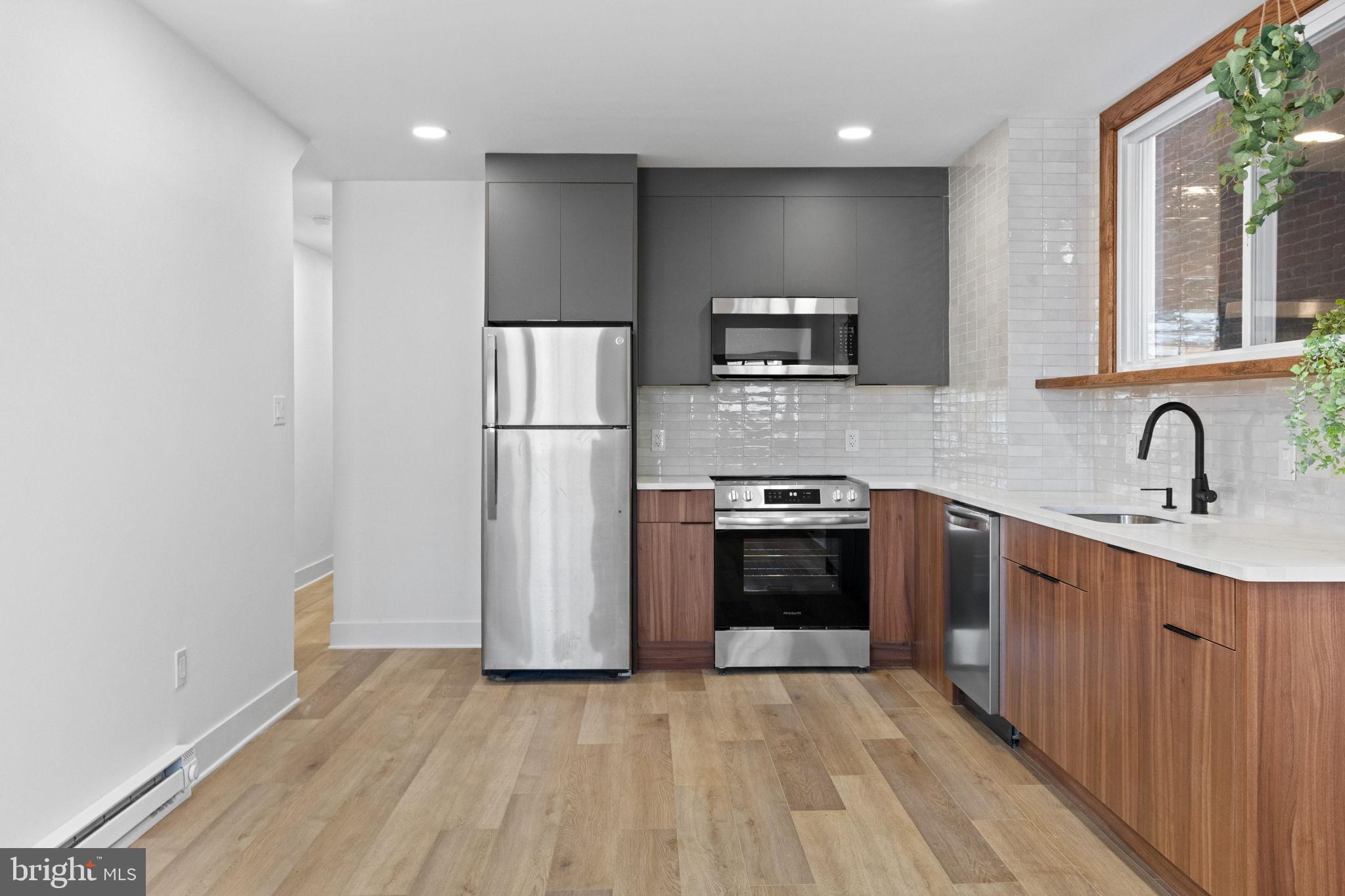 1502 S 52ND STREET