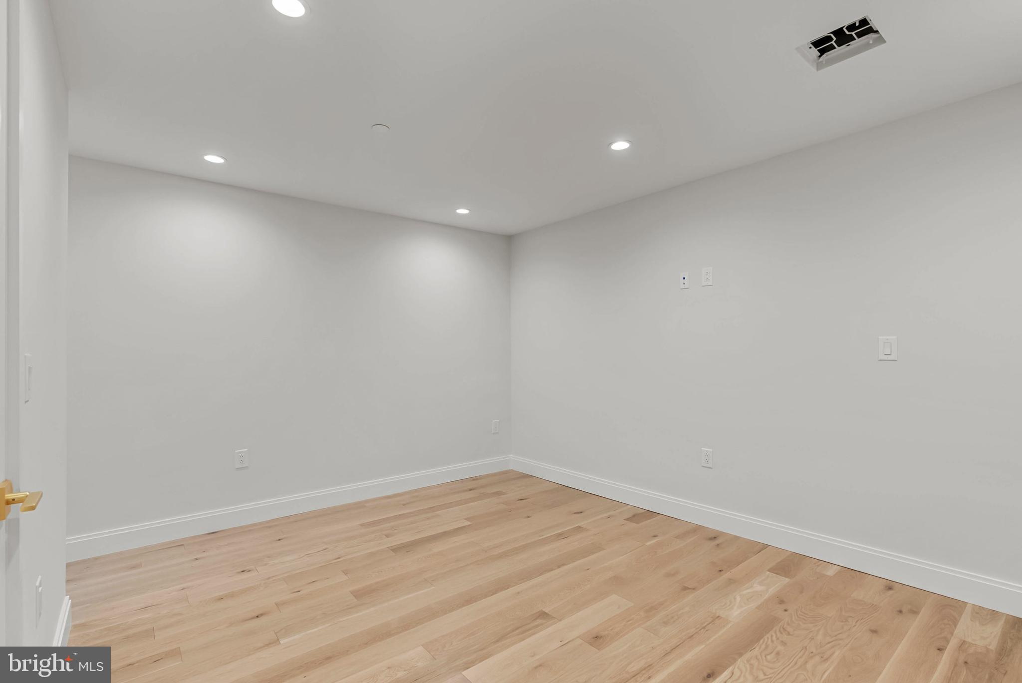 1100 WEBSTER STREET 4