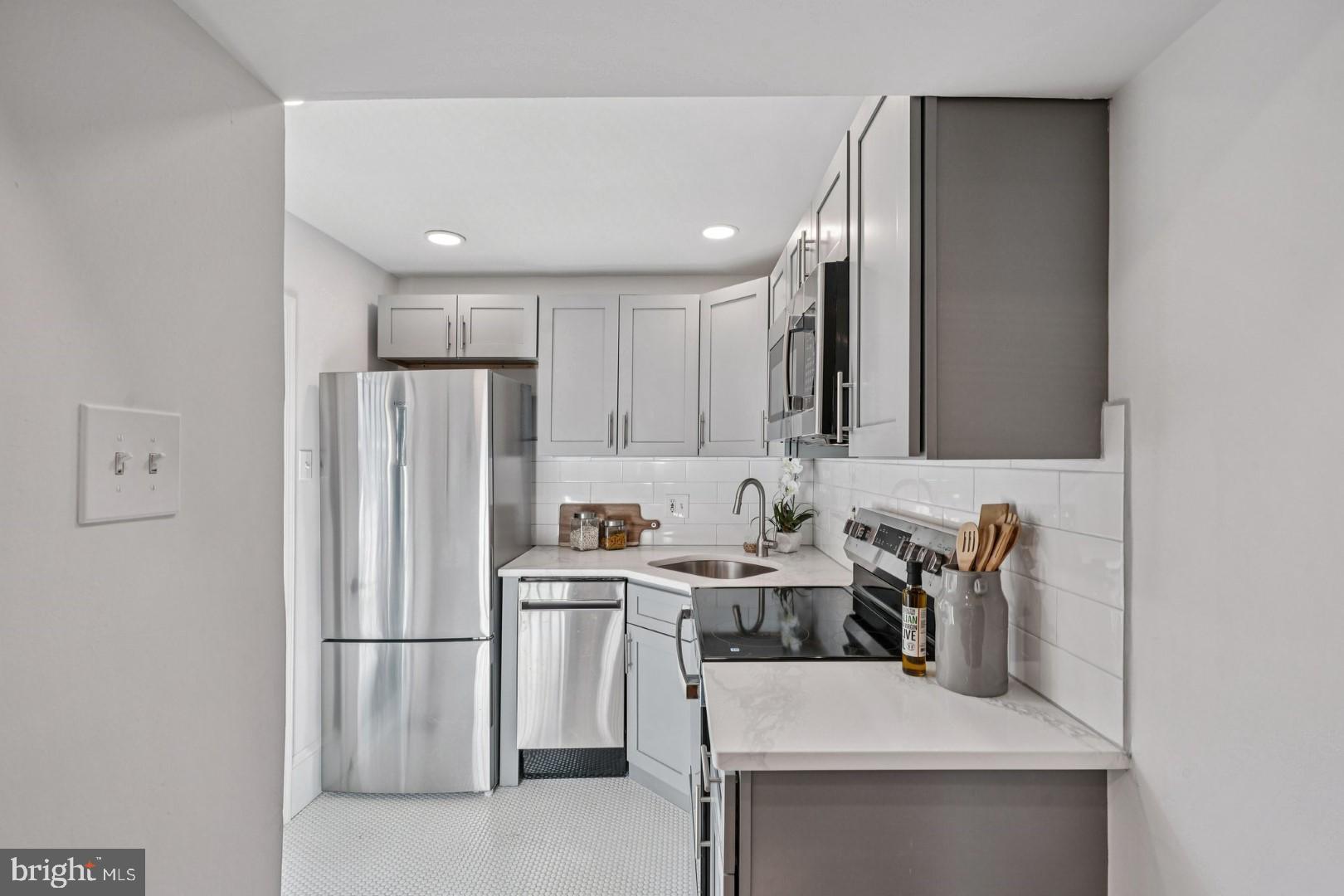 2432 MADISON SQUARE